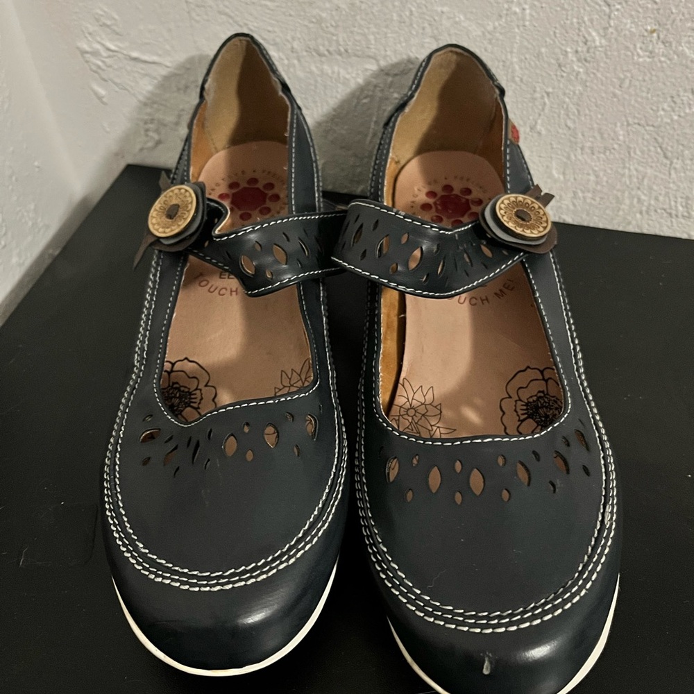 #93: Navy Blue Relife Mary Jane Shoes with Button Detail
